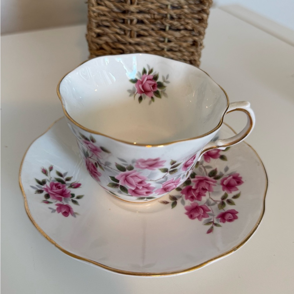Queens England Rosina “Wild Flowers” Fine Bone China Tea Cup & Saucer Mug Vintag